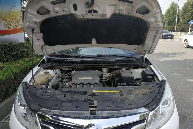 Used BYD Surui 2015 Revised Version 1.5L Manual Luxury Edition Engine Bay