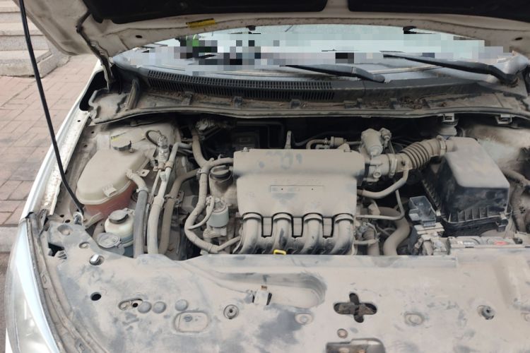 Used BYD Surui 2015 Revised Version 1.5L Manual Luxury Edition Engine Bay Right