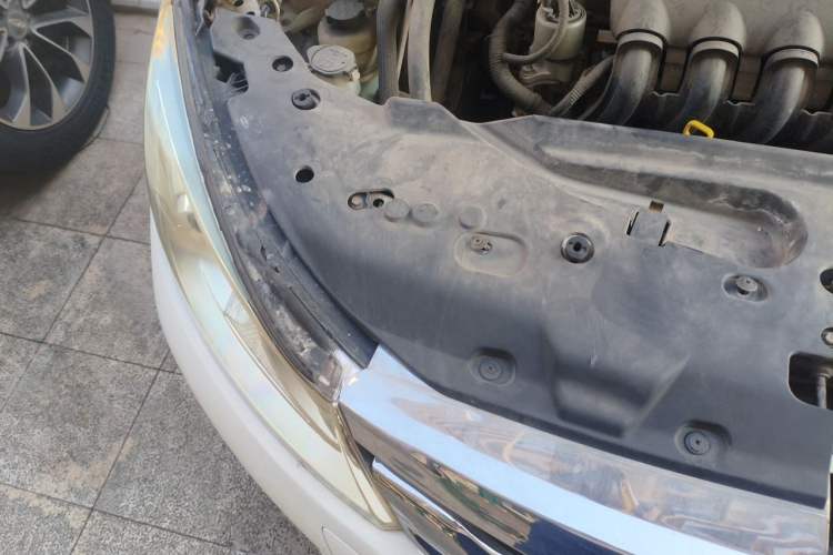 Used BYD Surui 2015 1.5L Manual Luxury Model Engine Bay Right
