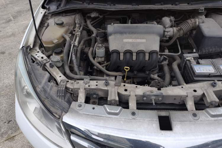 Used BYD Surui 2015 Revised Version 1.5L Automatic Luxury Edition Engine Bay Right