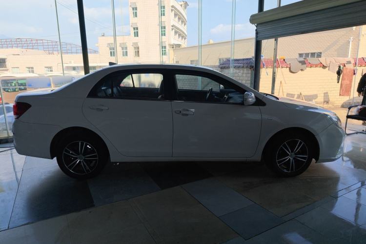 Used BYD Surui 2015 Revised Version 1.5L Automatic Luxury Edition Exterior 2