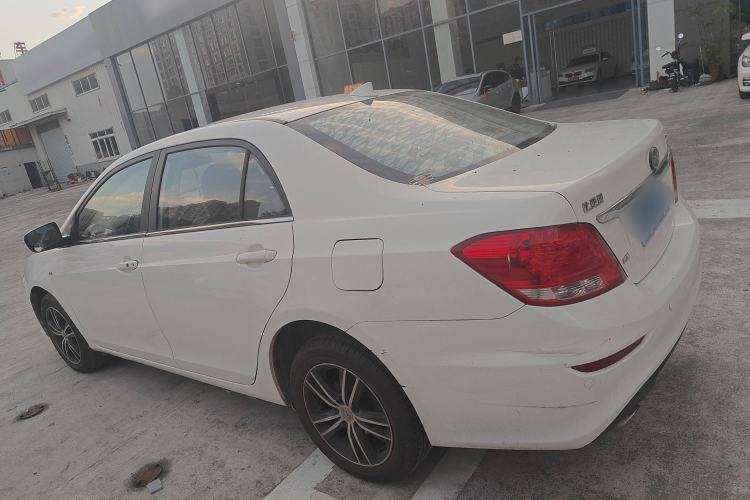 Used BYD Surui 2015 1.5L Manual Luxury Model Exterior 5
