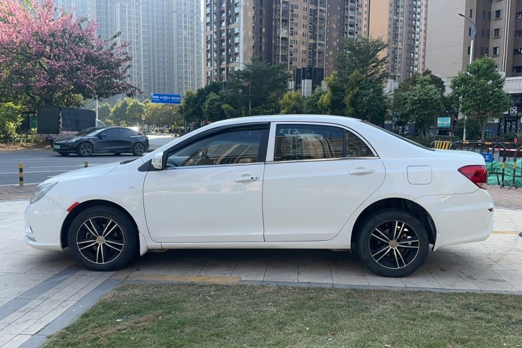 Used BYD Surui 2015 1.5L Automatic Comfort Edition Exterior 5