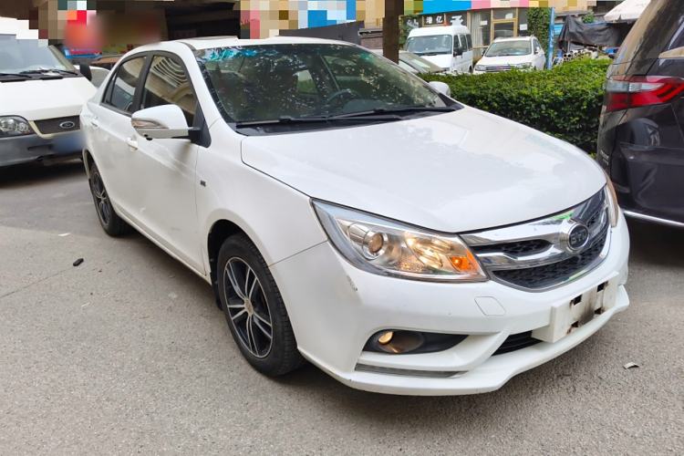 Used BYD Surui 2015 1.5L Automatic Luxury Model Front Right 45 Deg