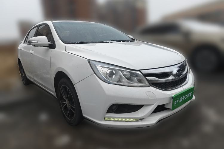 Used BYD Surui 2015 1.5L Manual Luxury Model Front Right 45 Deg