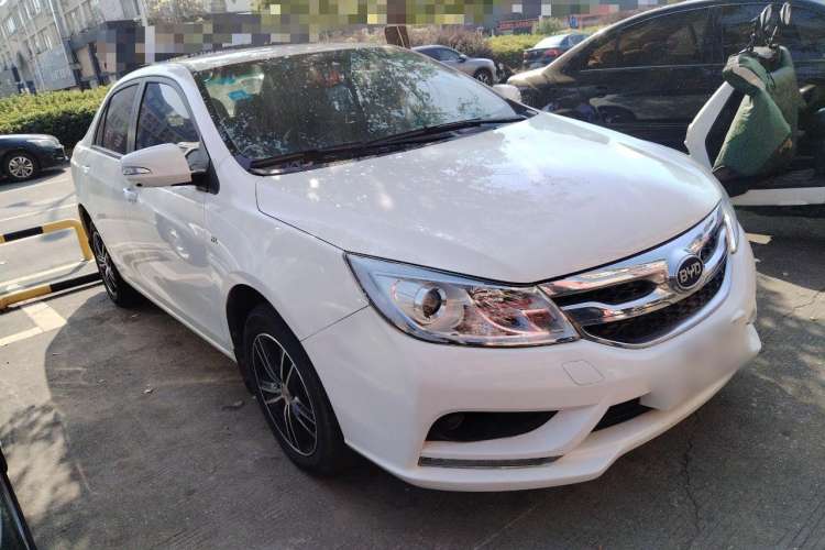 Used BYD Surui 2015 Revised Version 1.5L Manual Luxury Edition Front Right 45 Deg