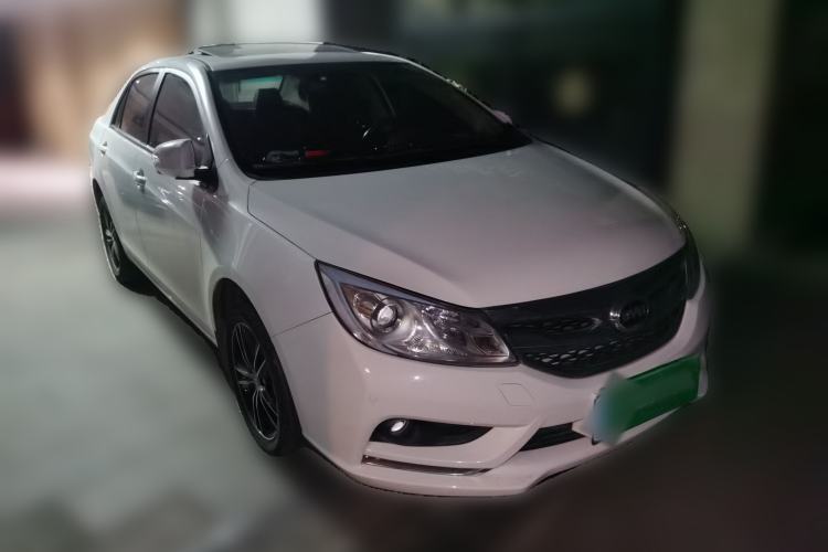 Used BYD Surui 2015 Revised Version 1.5L Automatic Luxury Edition Front Right 45 Deg
