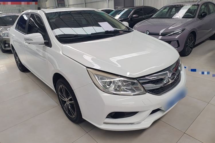 Used BYD Surui 2015 1.5L Manual Luxury Model Front Right 45 Deg