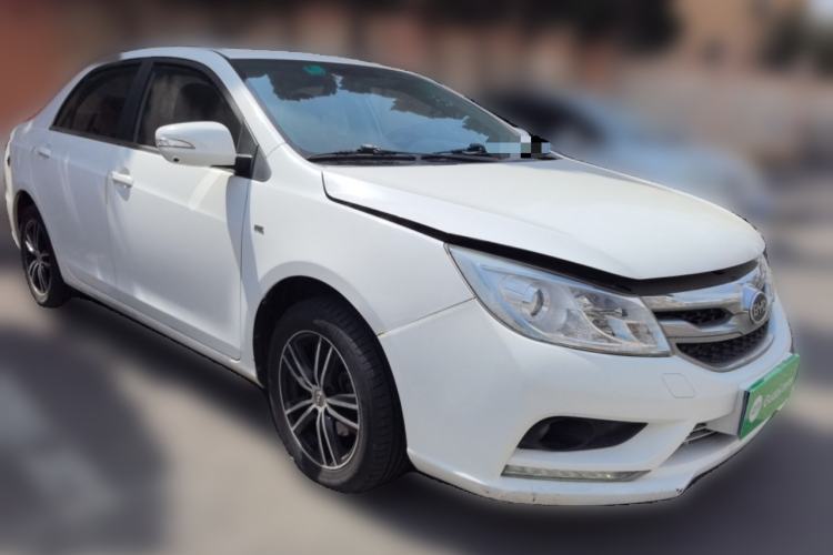 Used BYD Surui 2015 1.5L Manual Luxury Model Front Right 45 Deg