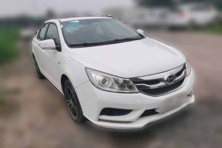 Used BYD Surui 2015 1.5L Manual Luxury Model Front Right 45 Deg