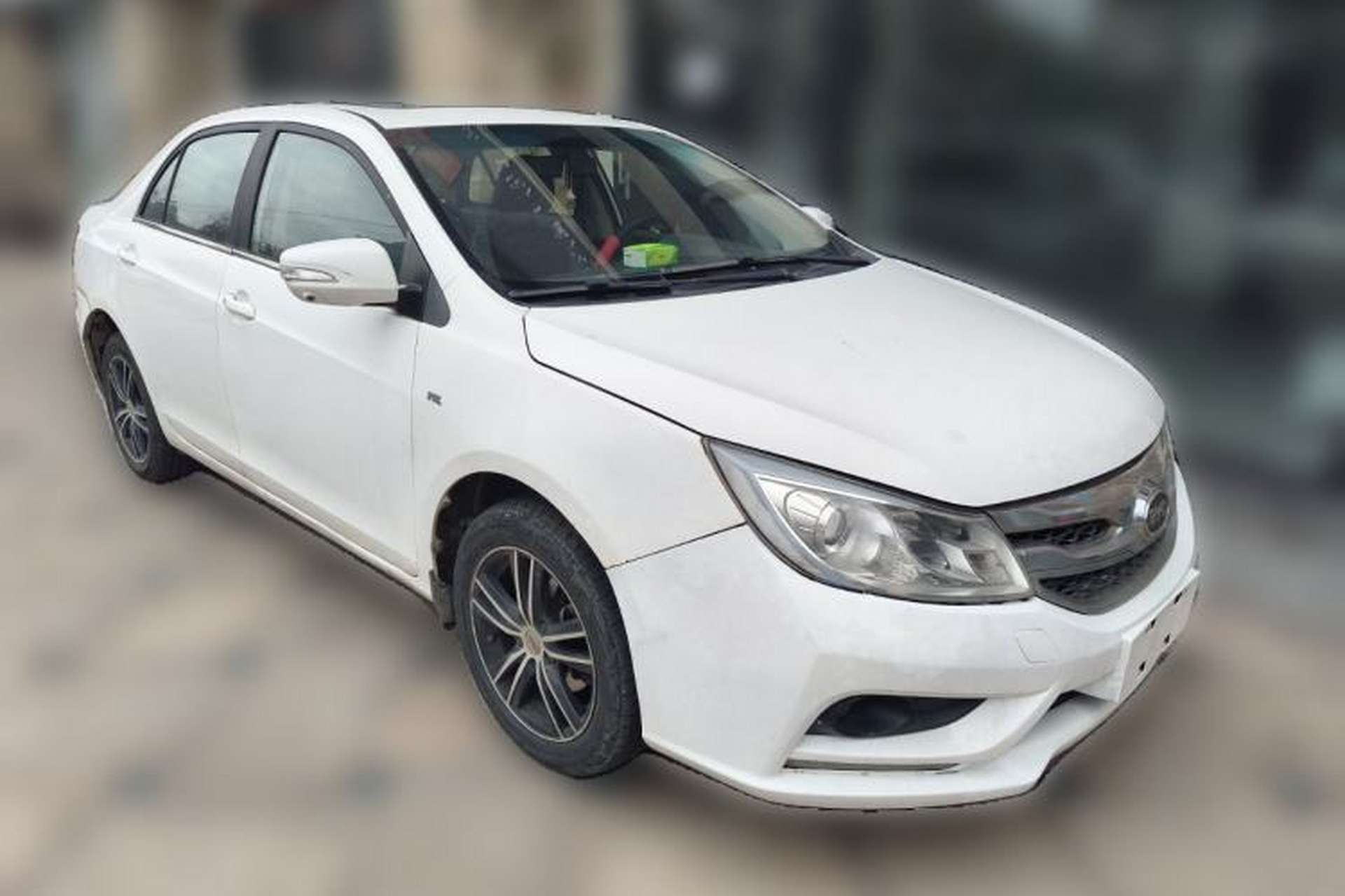 Used BYD Surui 2015 Revised Version 1.5L Automatic Luxury Edition Front Right 45 Deg