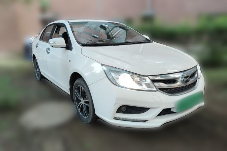 Used BYD Surui 2015 Revised Version 1.5L Manual Luxury Edition Front Right 45 Deg