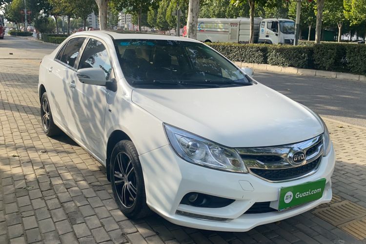 Used BYD Surui 2015 Revised Version 1.5L Manual Luxury Edition Front Right 45 Deg