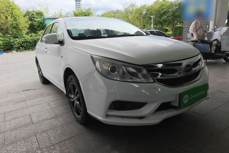 Used BYD Surui 2015 1.5L Automatic Luxury Model Front Right 45 Deg