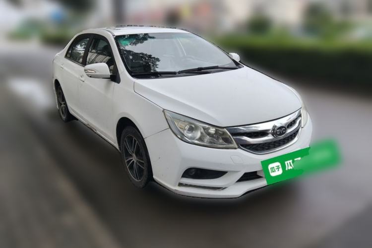 Used BYD Surui 2015 1.5L Manual Luxury Model Front Right 45 Deg