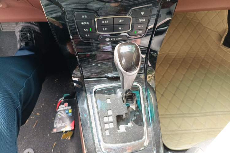 Used BYD Surui 2015 1.5L Automatic Luxury Model Gear Lever
