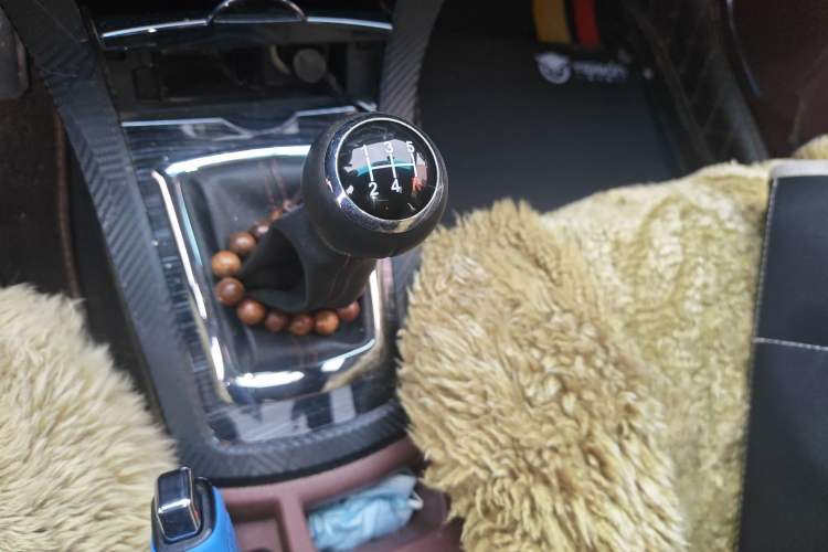 Used BYD Surui 2015 1.5L Manual Luxury Model Gear Lever