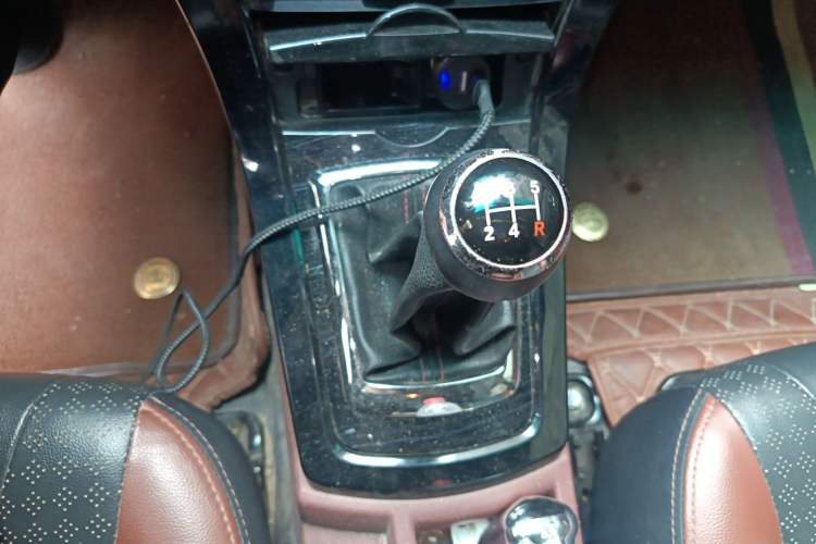 Used BYD Surui 2015 1.5L Manual Comfort Model Gear Lever