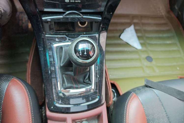 Used BYD Surui 2015 1.5L Manual Luxury Model Gear Lever