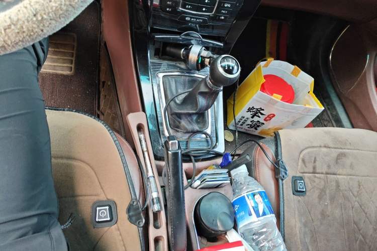 Used BYD Surui 2015 Revised Version 1.5L Manual Luxury Edition Gear Lever