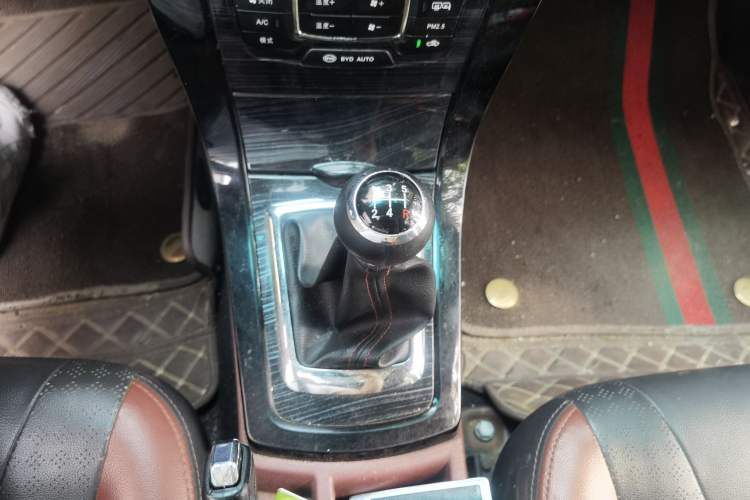 Used BYD Surui 2015 1.5L Manual Luxury Model Gear Lever