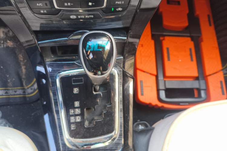 Used BYD Surui 2015 1.5L Automatic Luxury Model Gear Lever