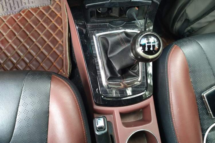 Used BYD Surui 2015 1.5L Manual Luxury Model Gear Lever