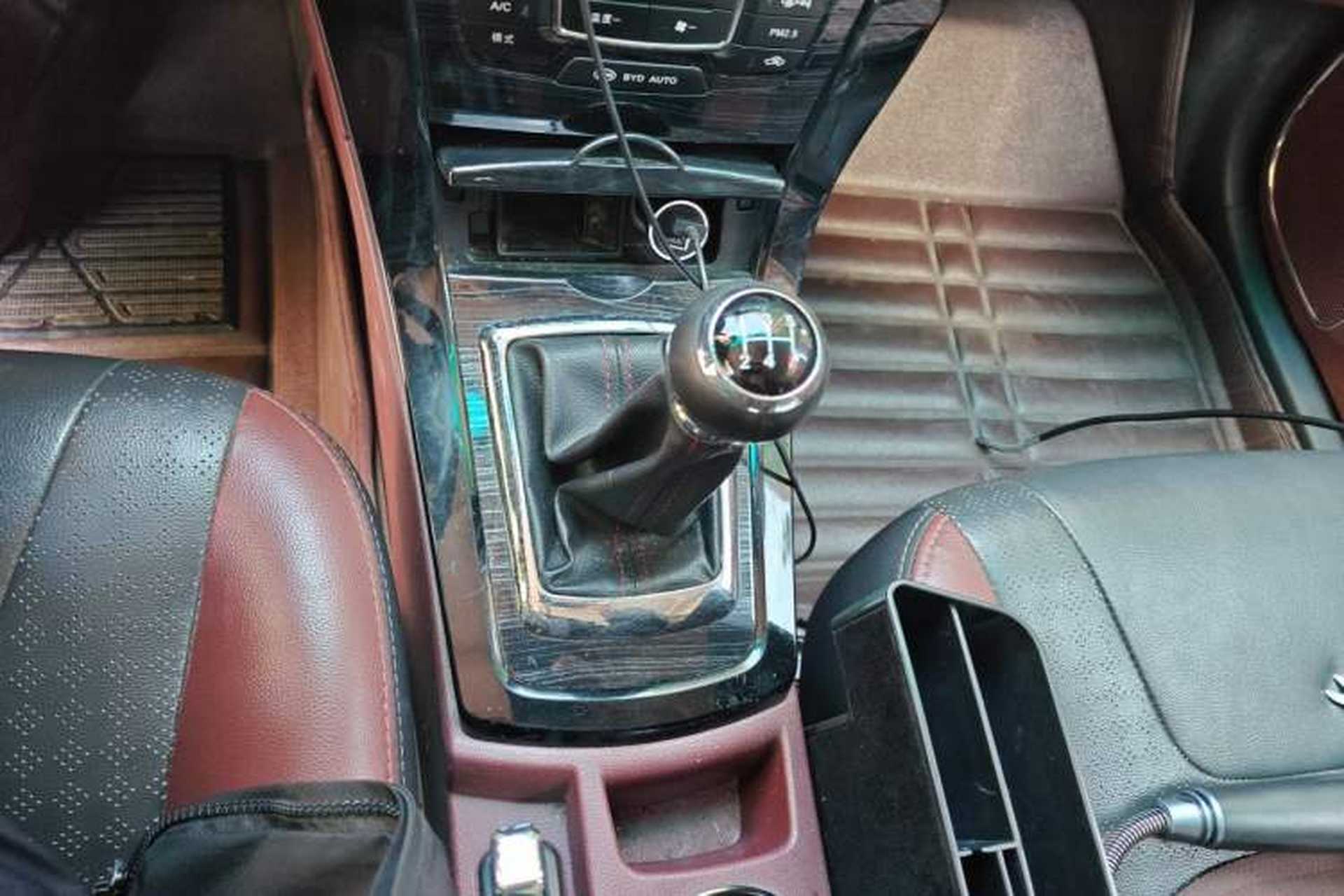 Used BYD Surui 2015 1.5L Manual Luxury Model Gear Lever