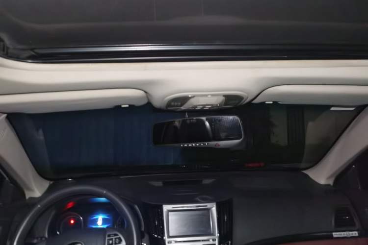 Used BYD Surui 2015 Revised Version 1.5L Automatic Luxury Edition Headliner