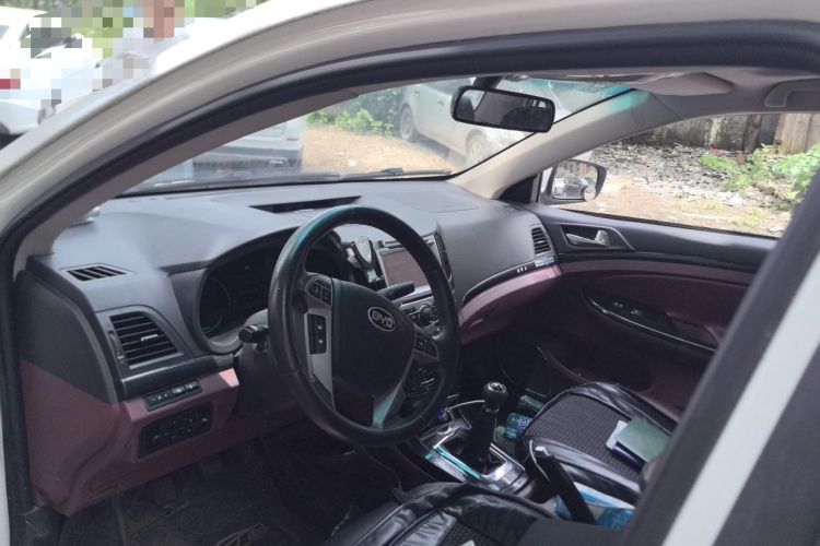 Used BYD Surui 2015 Revised Version 1.5L Manual Luxury Edition Headliner