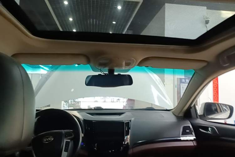 Used BYD Surui 2015 1.5L Automatic Luxury Model Headliner