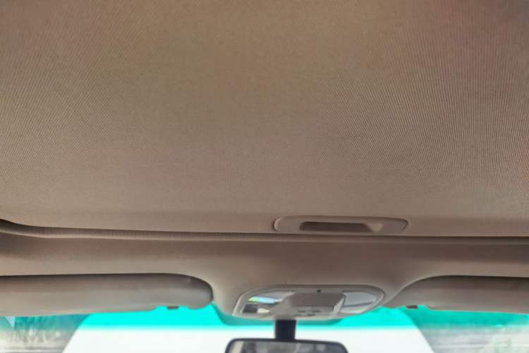 Used BYD Surui 2015 Revised Version 1.5L Manual Luxury Edition Headliner