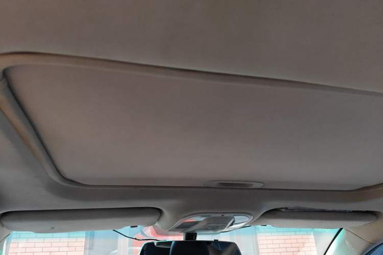 Used BYD Surui 2015 Revised Version 1.5L Manual Luxury Edition Headliner