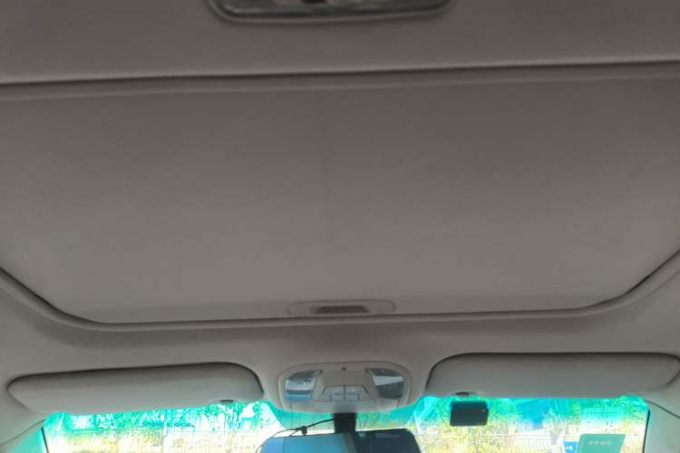 Used BYD Surui 2015 1.5L Automatic Luxury Model Headliner