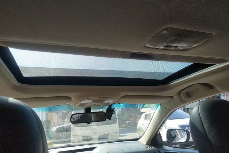 Used BYD Surui 2015 1.5L Automatic Luxury Model Headliner