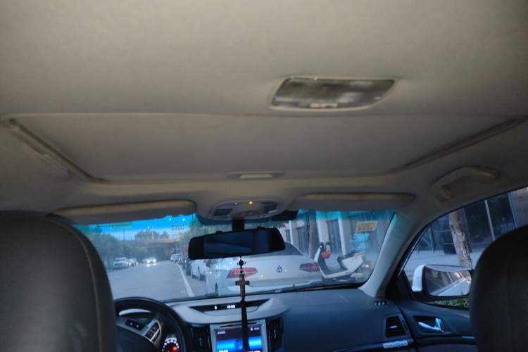 Used BYD Surui 2015 1.5L Automatic Luxury Model Headliner