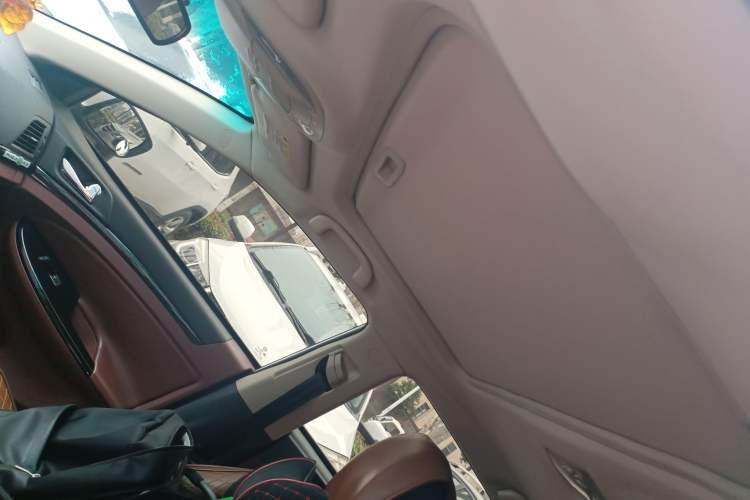 Used BYD Surui 2015 Revised Version 1.5L Manual Luxury Edition Headliner