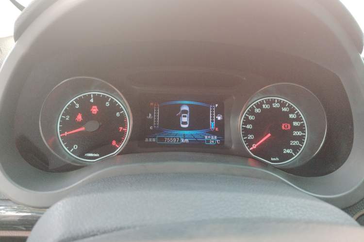 Used BYD Surui 2015 Revised Version 1.5L Manual Luxury Edition Instrument Cluster