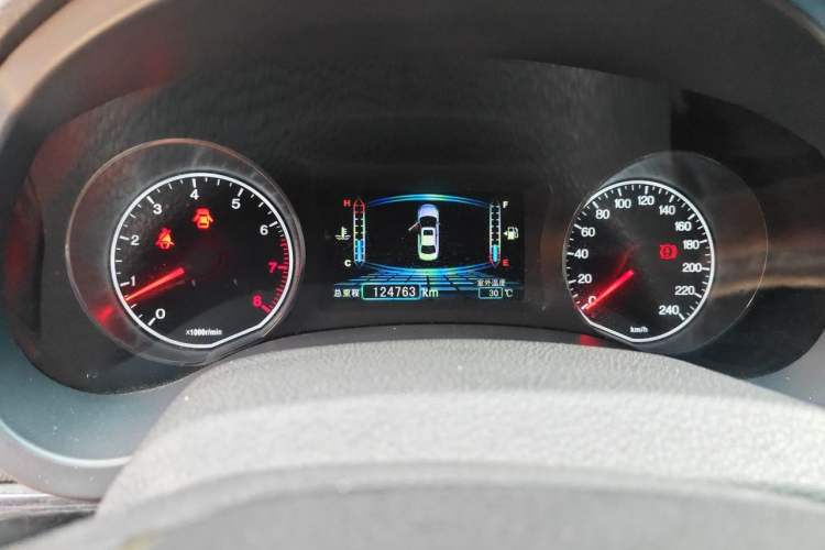 Used BYD Surui 2015 Revised Version 1.5L Manual Luxury Edition Instrument Cluster