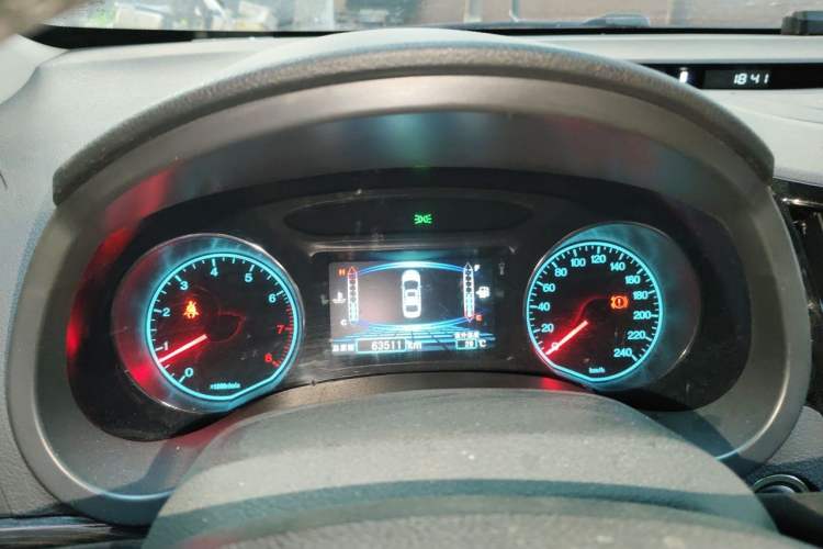 Used BYD Surui 2015 Revised Version 1.5L Manual Luxury Edition Instrument Cluster
