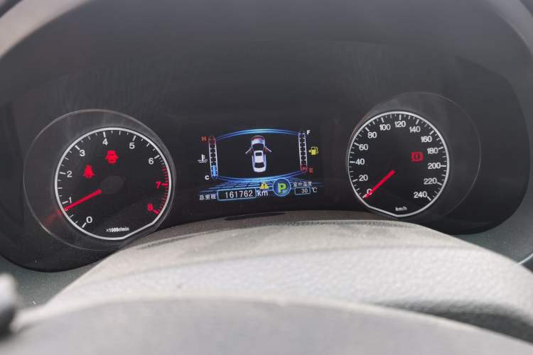 Used BYD Surui 2015 Revised Version 1.5L Automatic Luxury Edition Instrument Cluster