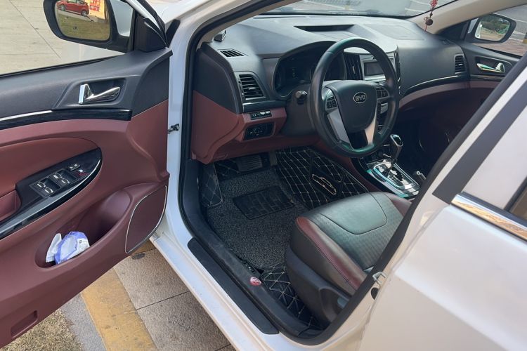Used BYD Surui 2015 1.5L Automatic Comfort Edition Interior 2