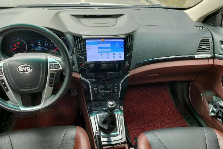 Used BYD Surui 2015 1.5L Manual Luxury Model Interior 4