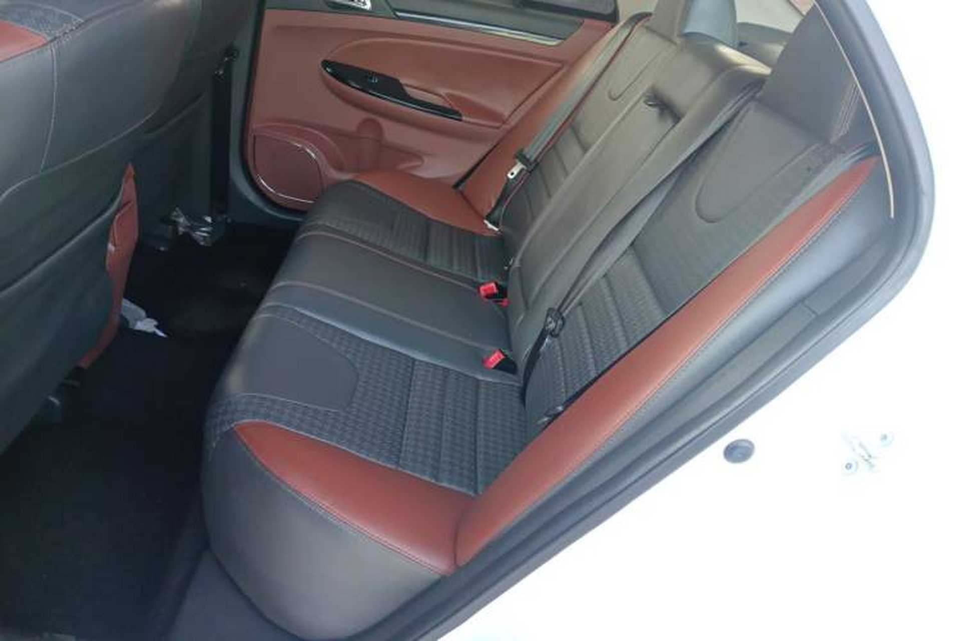 Used BYD Surui 2015 Revised Version 1.5L Automatic Luxury Edition Interior 4