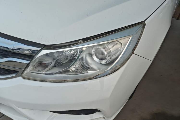 Used BYD Surui 2015 1.5L Manual Comfort Model Left Front Headlight