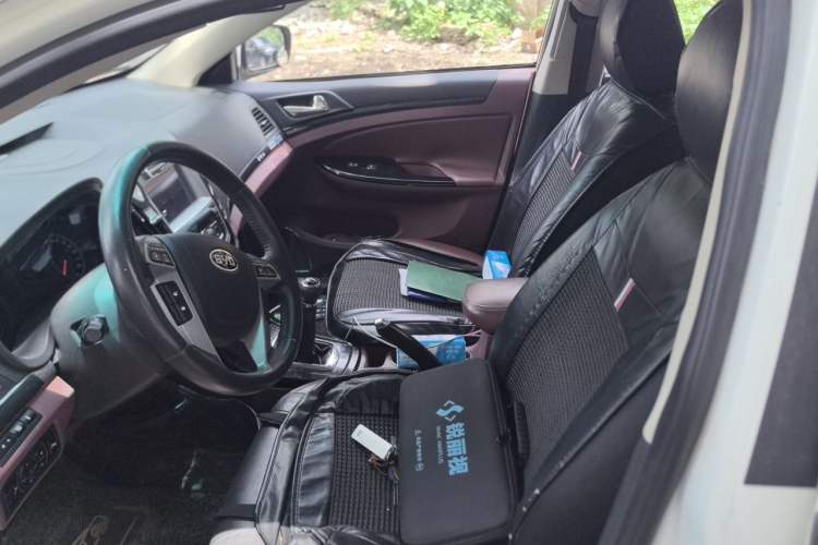 Used BYD Surui 2015 Revised Version 1.5L Manual Luxury Edition Left Front Seat