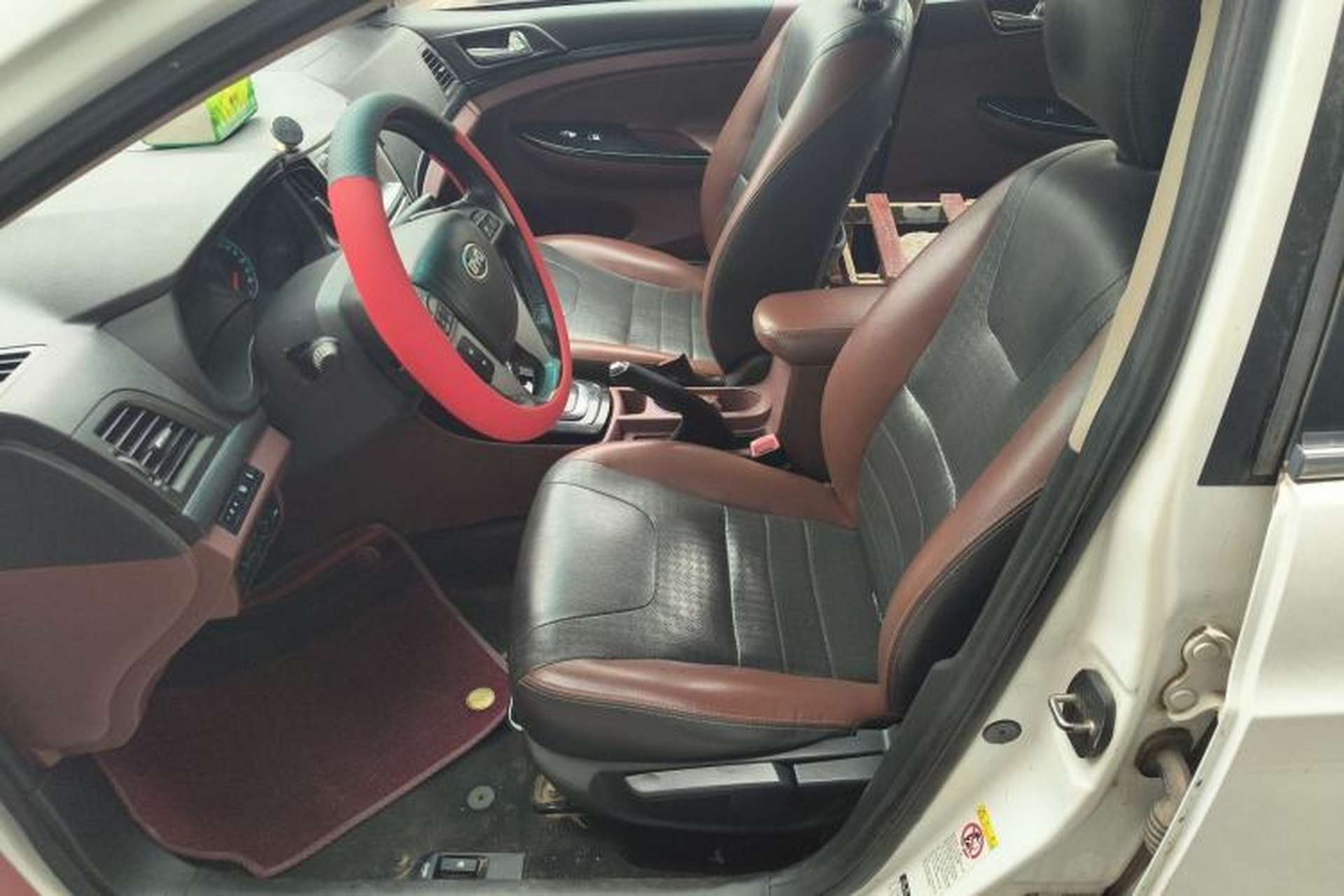 Used BYD Surui 2015 Revised Version 1.5L Automatic Luxury Edition Left Front Seat