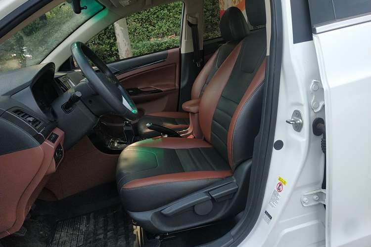 Used BYD Surui 2015 Revised Version 1.5L Manual Luxury Edition Left Front Seat