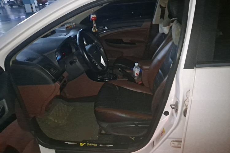 Used BYD Surui 2015 Revised 1.5L Manual Flagship Version Left Front Seat