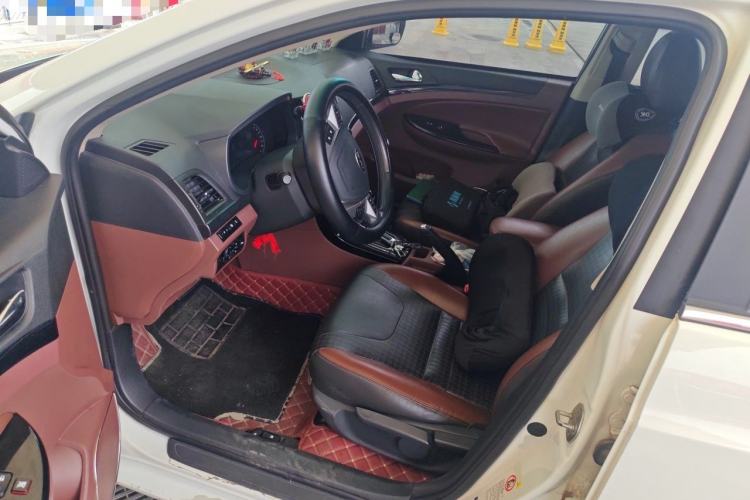 Used BYD Surui 2015 Revised Version 1.5L Automatic Luxury Edition Left Front Seat